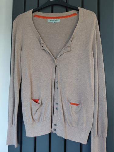 Dickens and jones cardi m - and, 10
